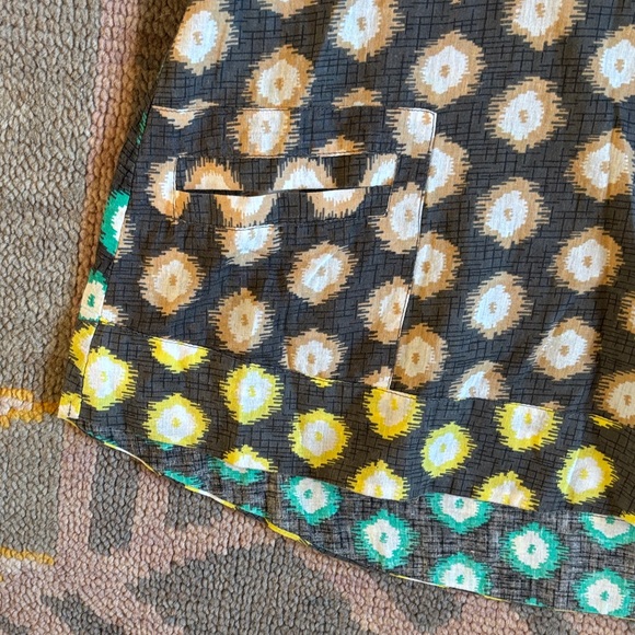 Vibrant Multicolor Patterned Relaxed button down. - Picture 5 of 7